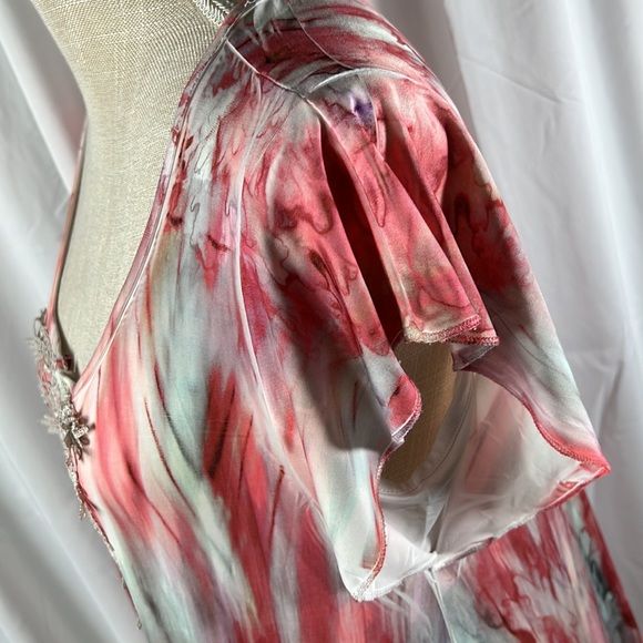 Live and Let Live Small Red/Grey Embroidered Tunic - Picture 7 of 12